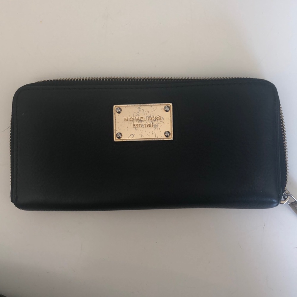 Micheal Kors Wallet - Black